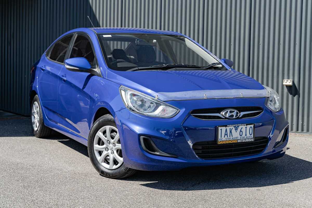 Hyundai accent 2025 2013 blue