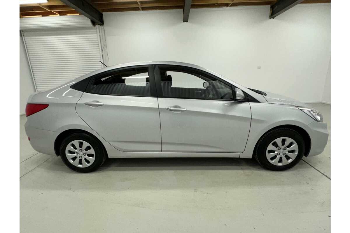 2017 Hyundai Accent Active RB4