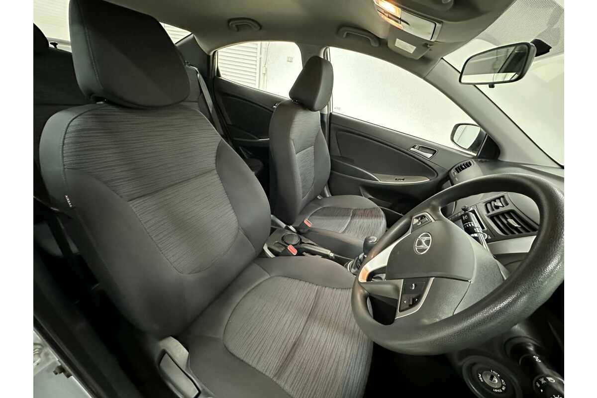 2017 Hyundai Accent Active RB4