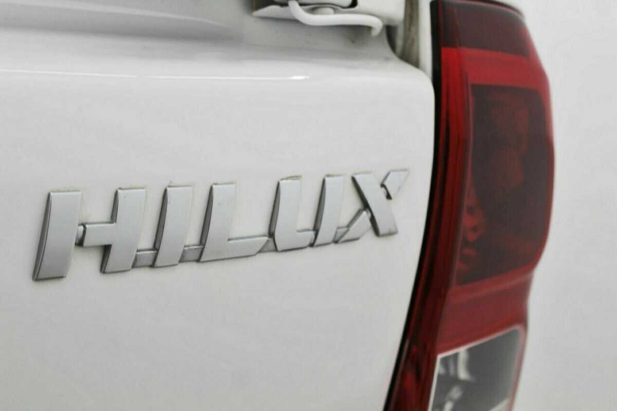 2018 Toyota Hilux SR (4x4) GUN126R MY19 4X4
