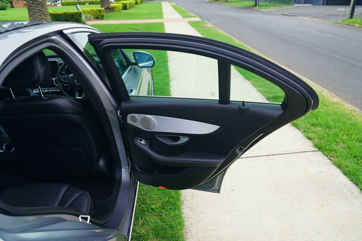 2015 Mercedes-Benz C200 205