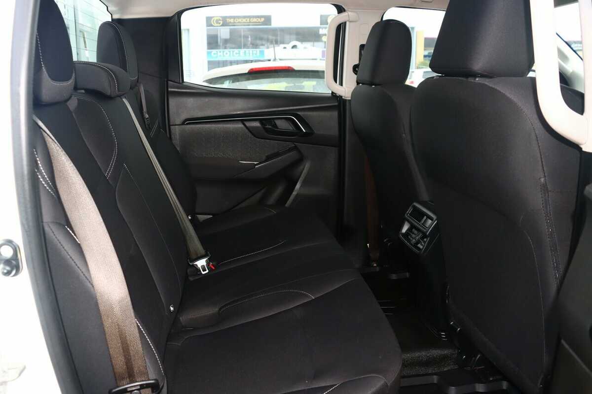 2021 Isuzu D-MAX SX Crew Cab RG MY21 4X4