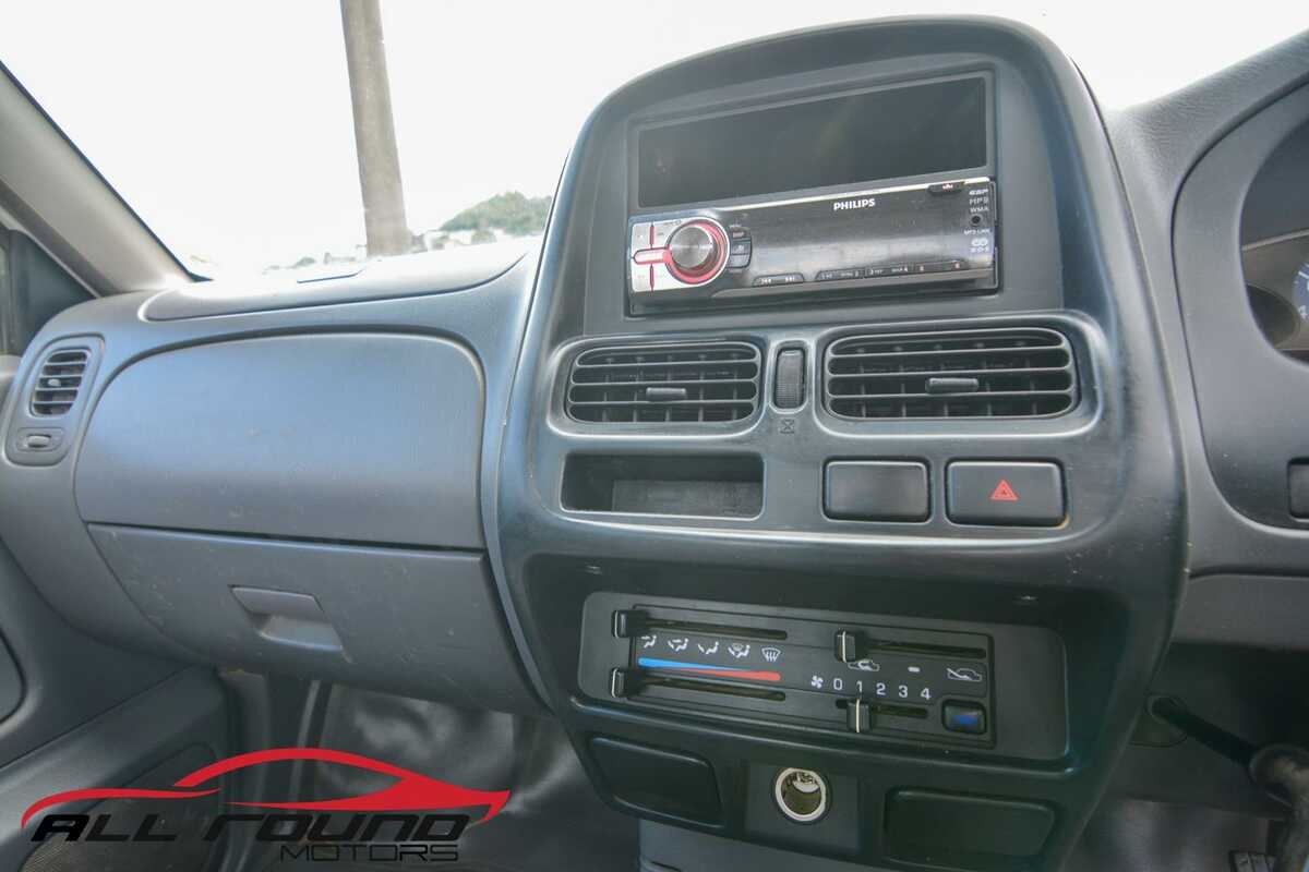 2003 Nissan NAVARA DX (4x4) D22