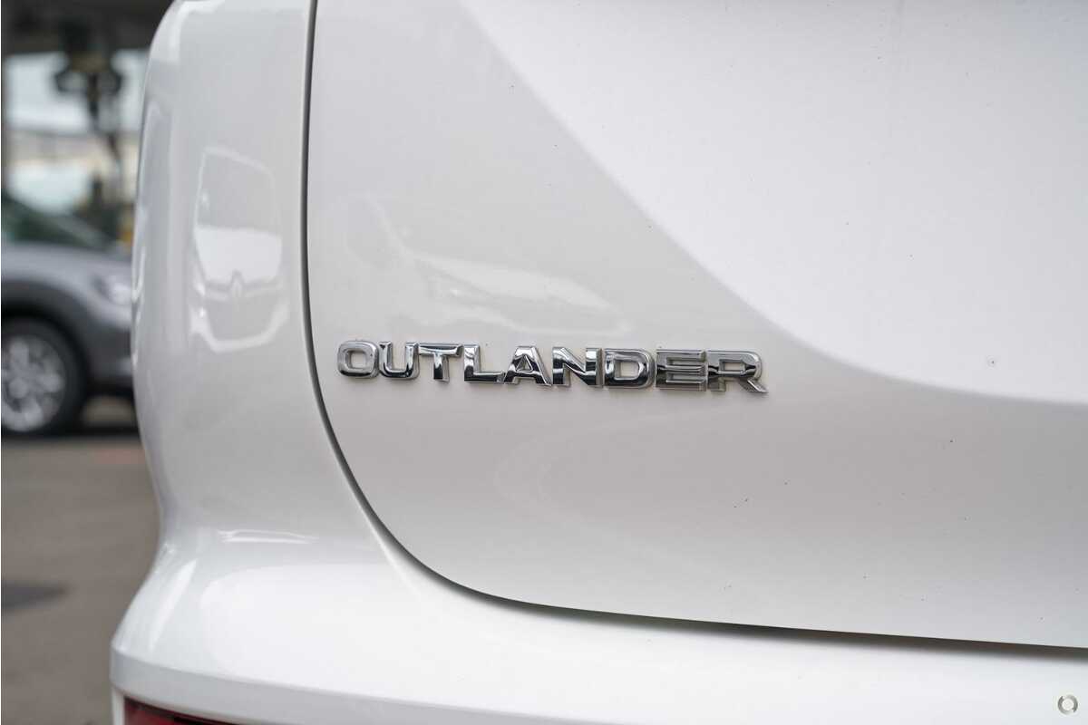 2024 Mitsubishi Outlander LS ZM