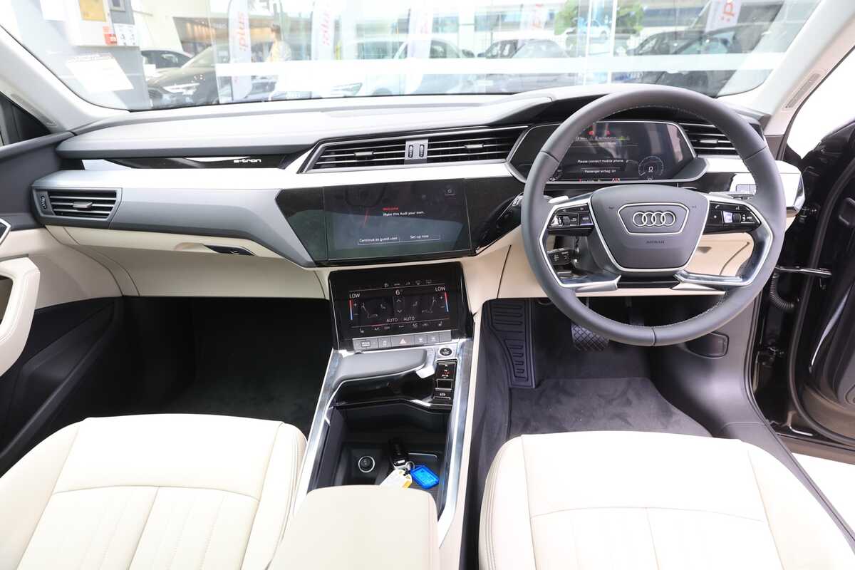2023 Audi Q8 55 GE
