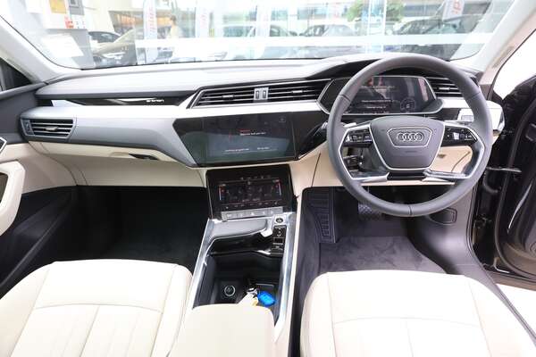 2023 Audi Q8 55 GE