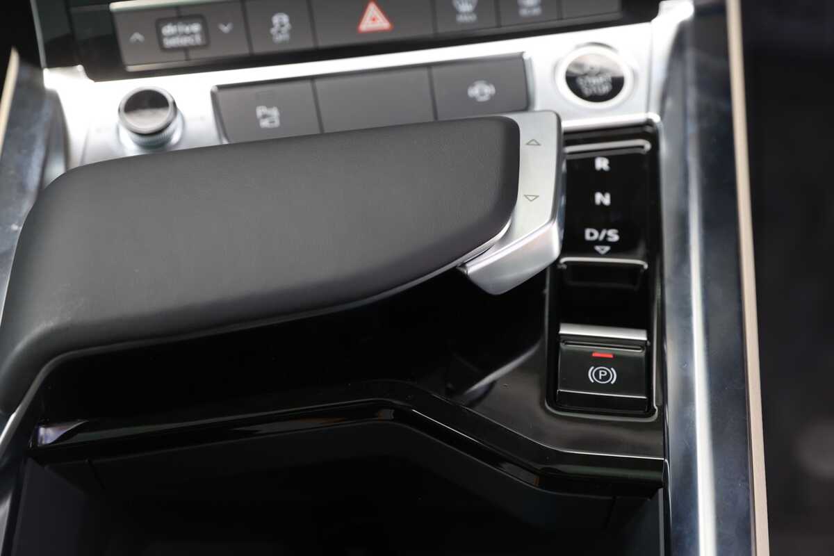 2023 Audi Q8 55 GE