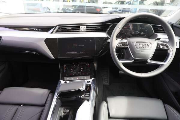 2023 Audi Q8 55 GE