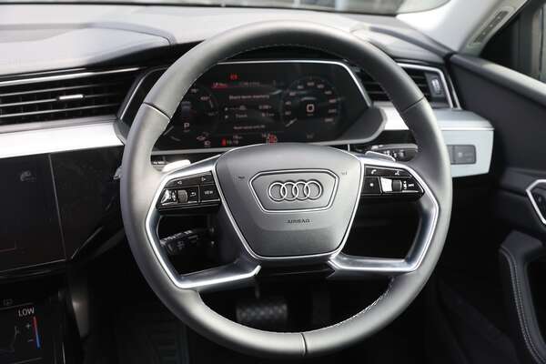 2023 Audi Q8 55 GE