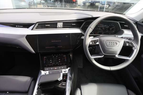 2023 Audi Q8 55 GE