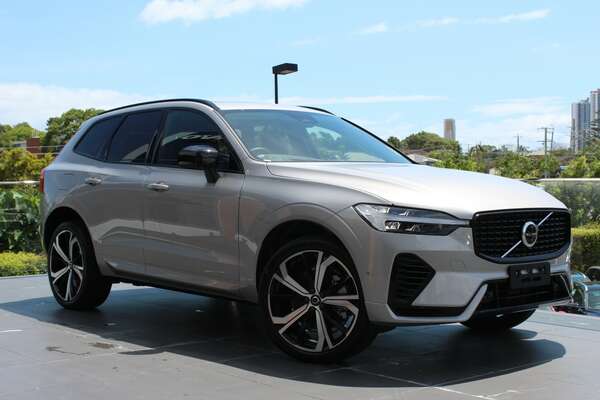 2023 Volvo XC60 Recharge Ultimate T8 Plug-In Hybrid