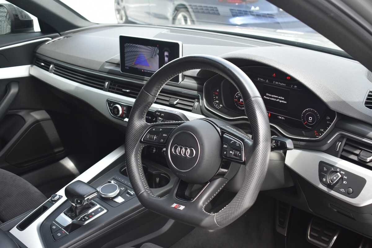 2018 Audi A4 Black Edition B9