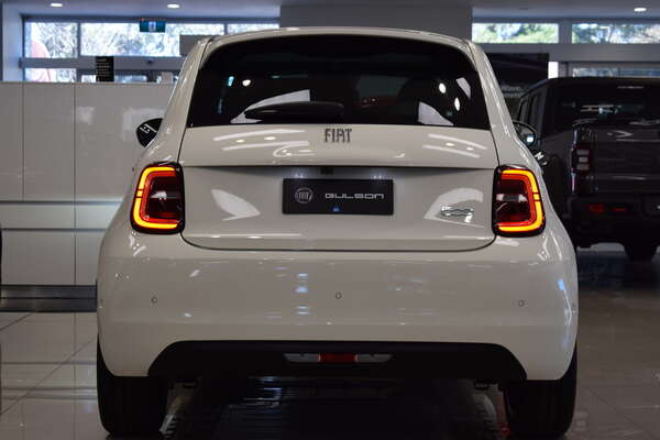 2023 Fiat 500e La Prima