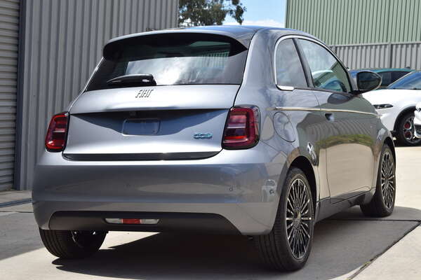 2023 Fiat 500e La Prima