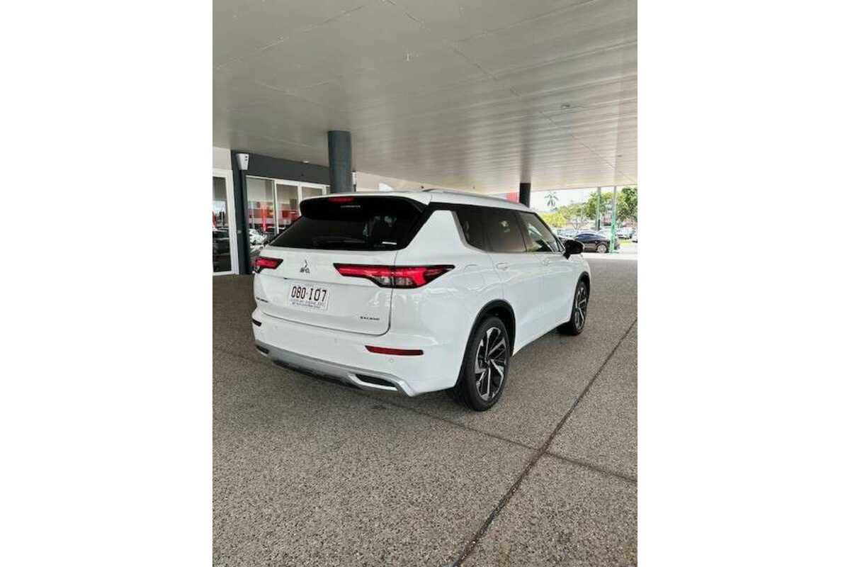 2023 Mitsubishi Outlander Exceed ZM