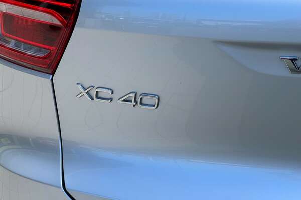 2019 Volvo XC40 T5 R-Design