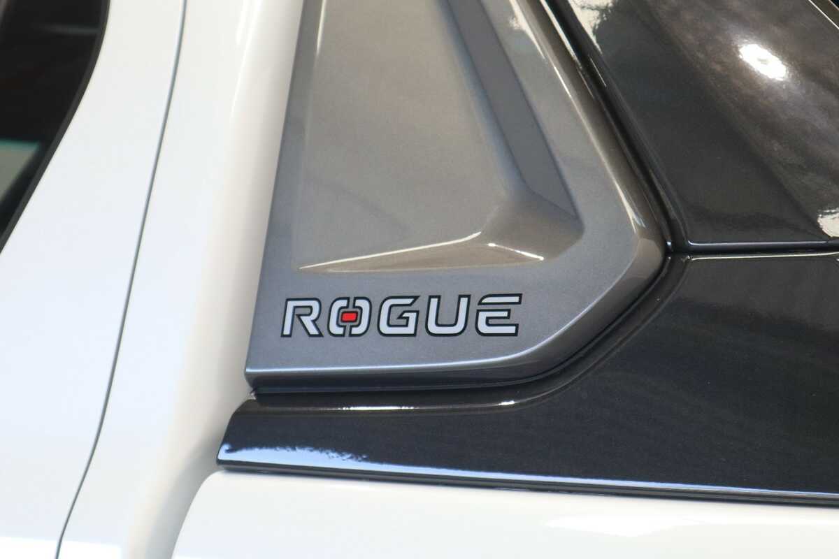 2022 Toyota HiLux 4x4 Rogue 2.8L T DoubleC 001 C222140M0