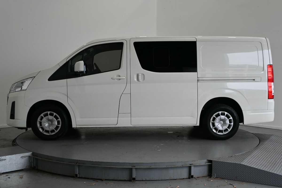 2023 Toyota Hiace Van LWB 2.8L T Crew004 9617690C1