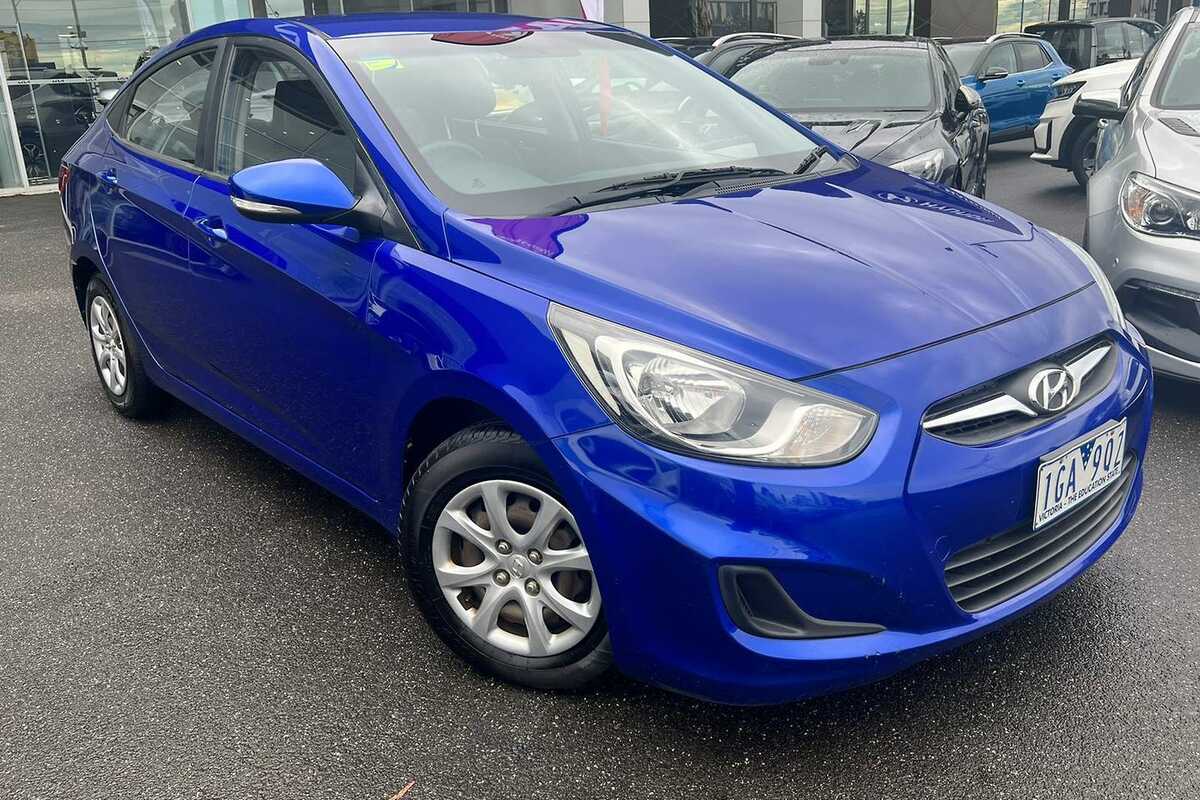 2014 hyundai store accent active