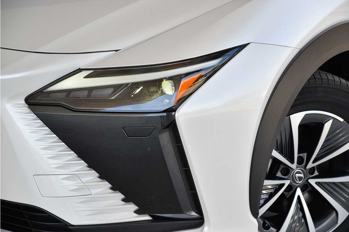2023 Lexus RZ RZ450e Luxury XEBM15R