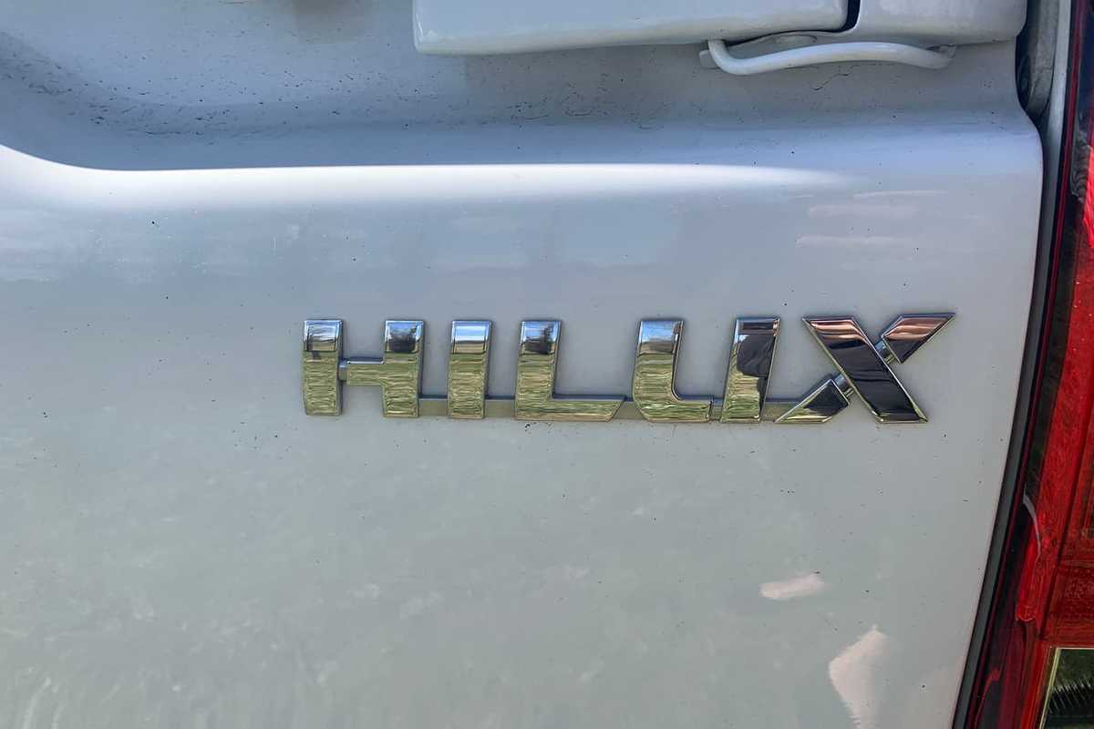 2015 Toyota HILUX SR GUN126R