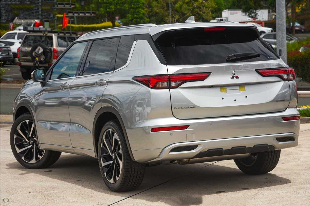 2023 Mitsubishi Outlander Exceed ZM