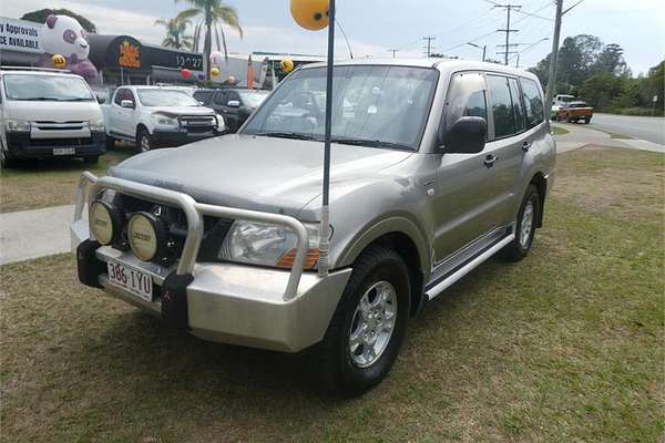 2004 Mitsubishi Pajero GLX NP