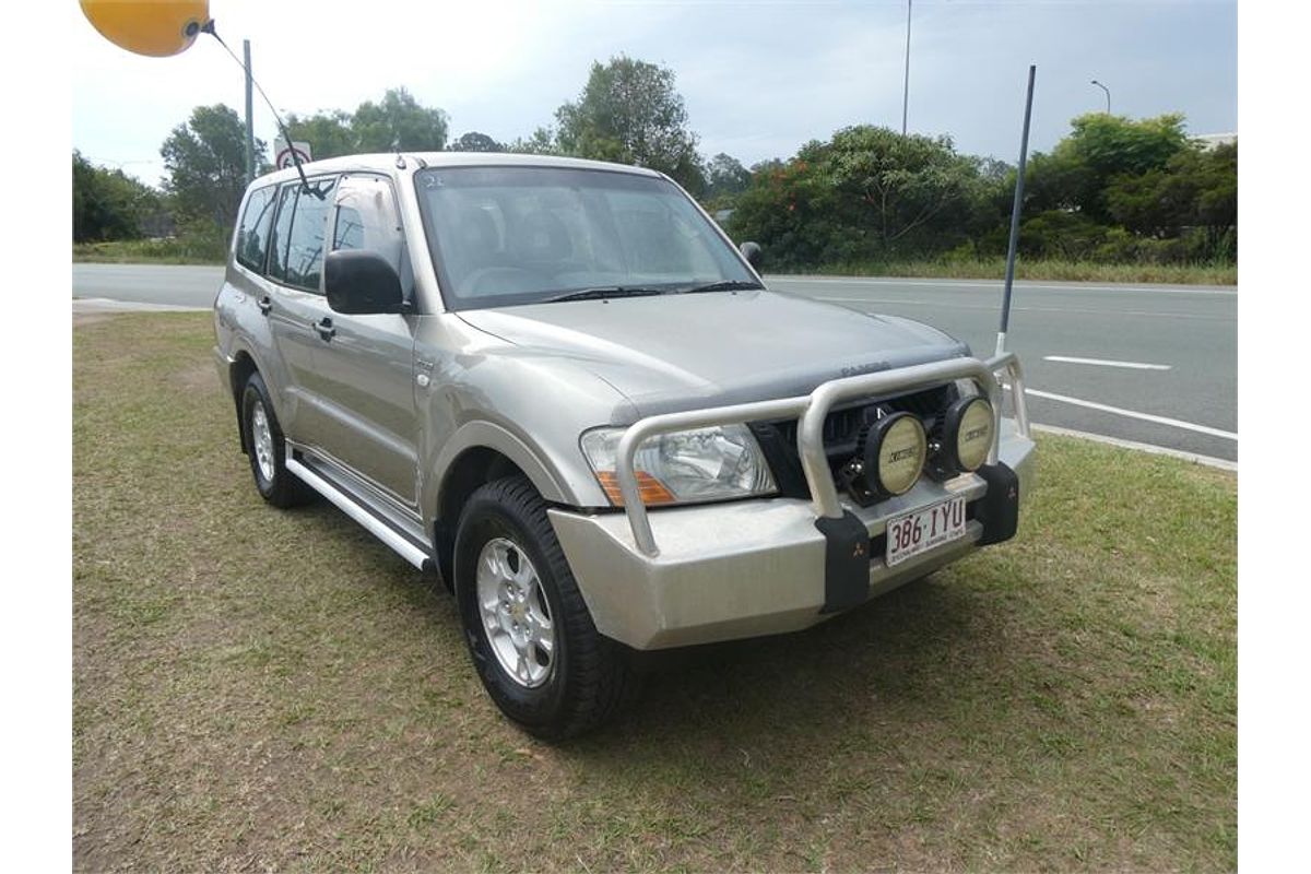 2004 Mitsubishi Pajero GLX NP