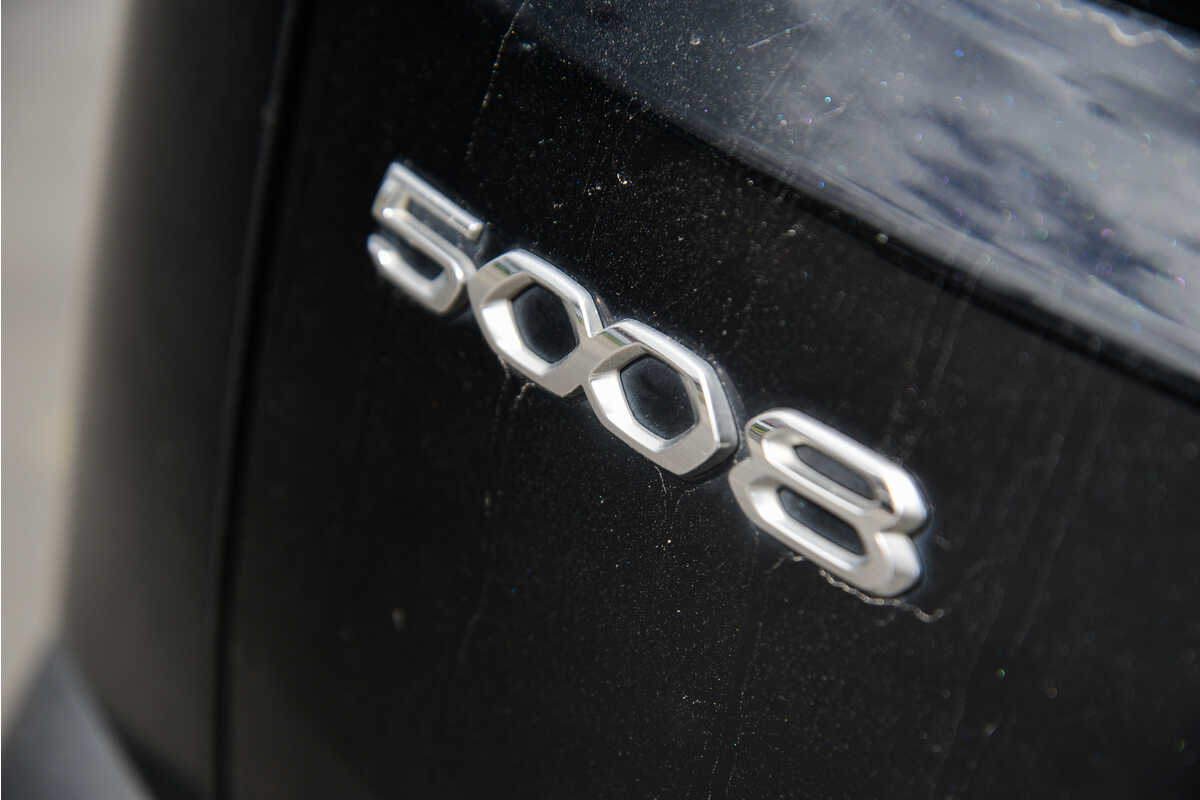 2021 Peugeot 5008 GT P87
