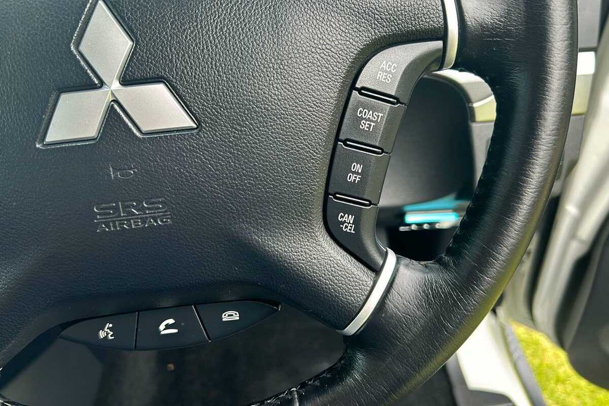 2012 Mitsubishi Pajero GLX NW