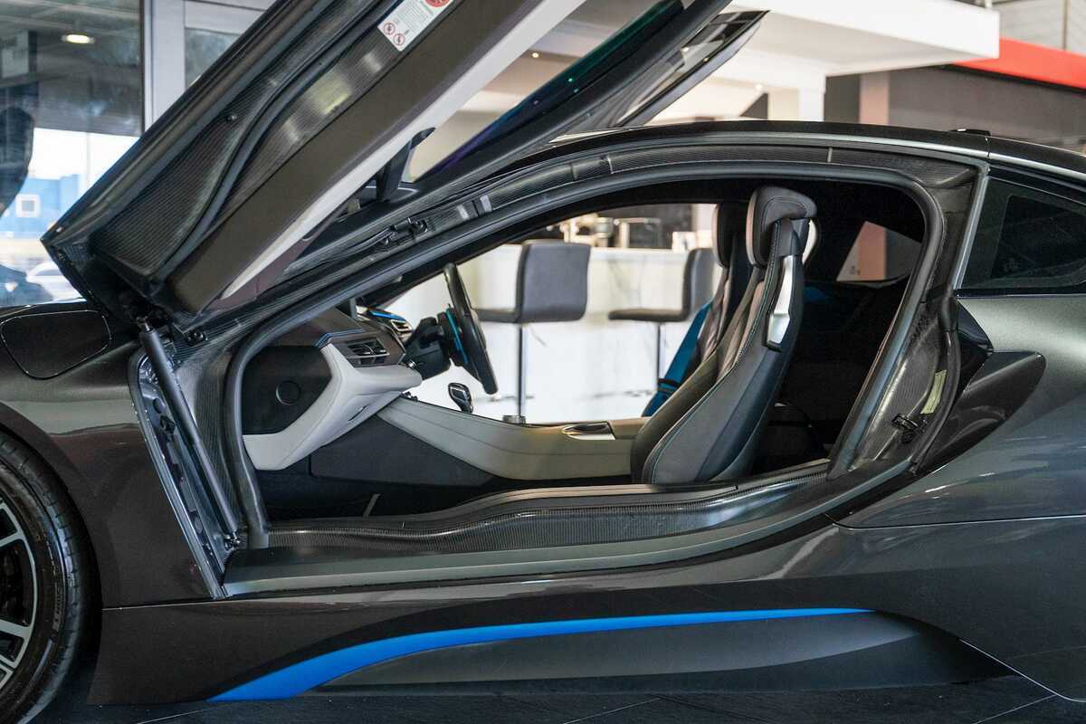 2014 BMW i8 I12