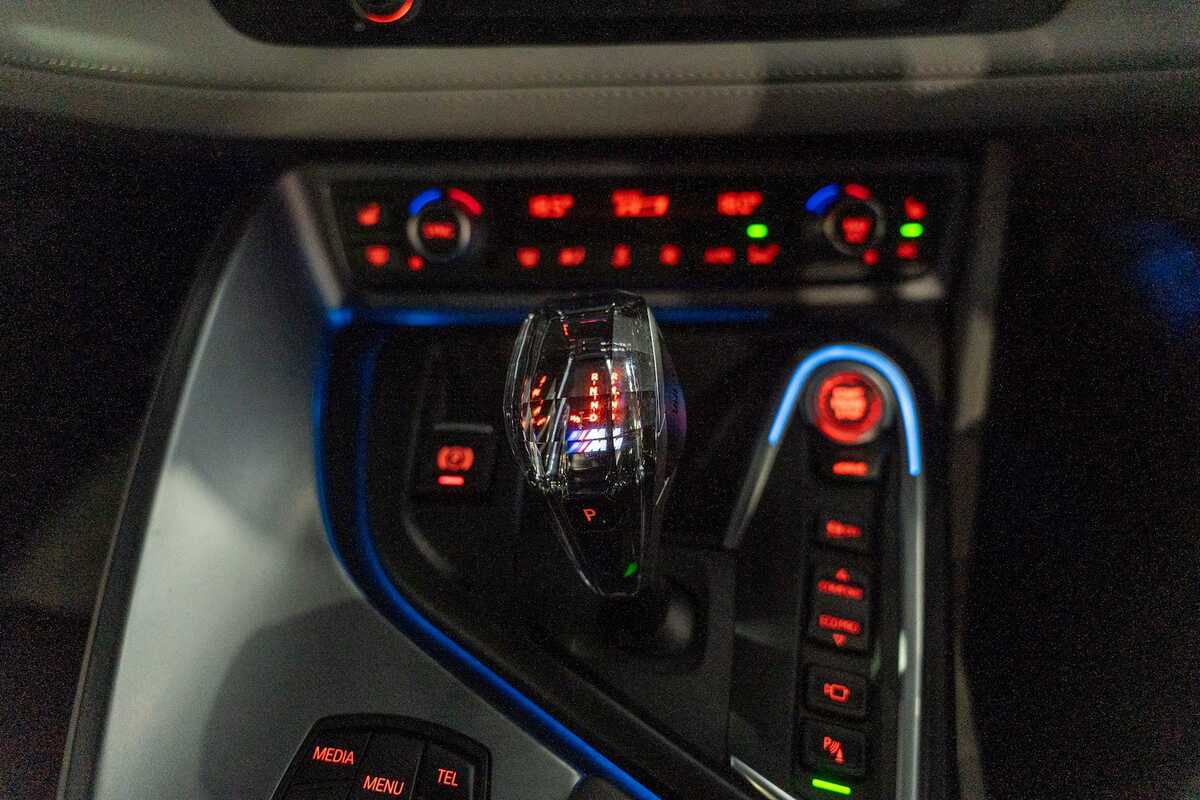 2014 BMW i8 I12