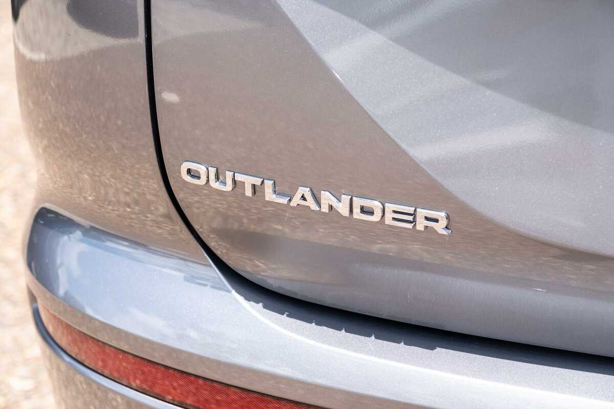 2023 Mitsubishi Outlander Exceed ZM