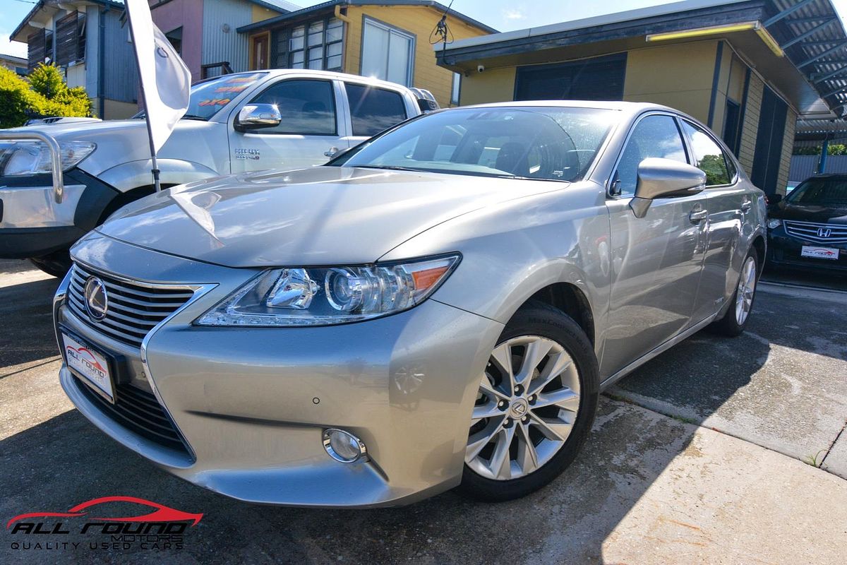 2015 Lexus ES300h LUXURY AVV60R MY15