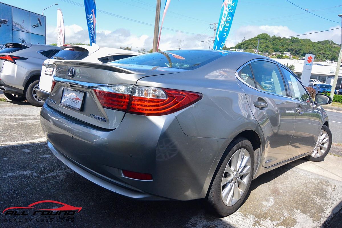 2015 Lexus ES300h LUXURY AVV60R MY15