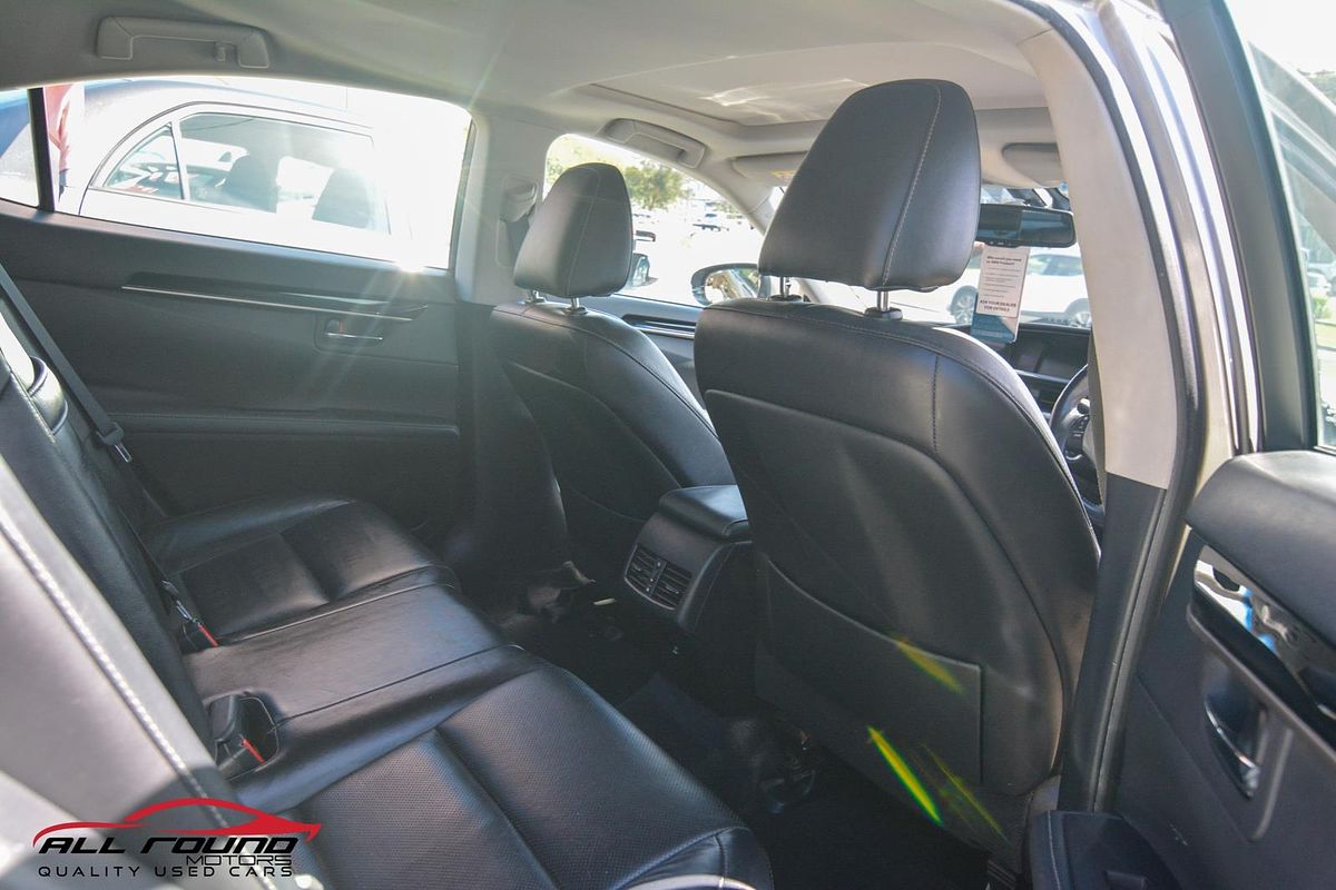 2015 Lexus ES300h LUXURY AVV60R MY15