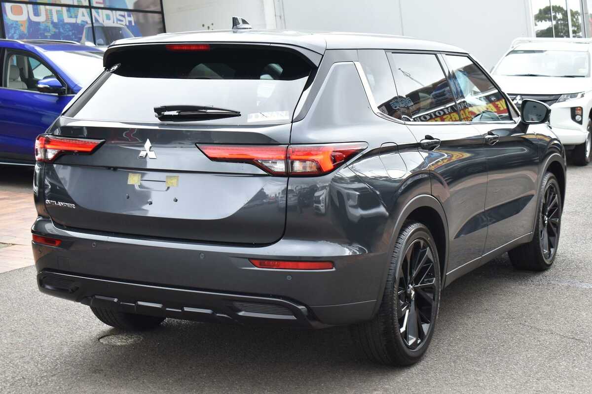 2023 Mitsubishi Outlander Black Edition ZM