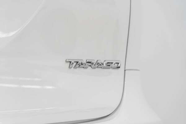 2016 Toyota Tarago GLi ACR50R