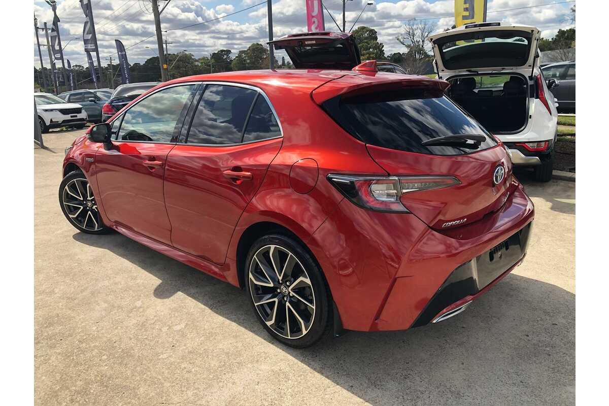 2018 Toyota Corolla ZR Hybrid ZWE211R