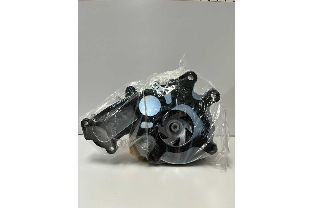 GENUINE TOYOTA WATER PUMP - HIACE KHD2## 1KD, 2KD - 1610039426