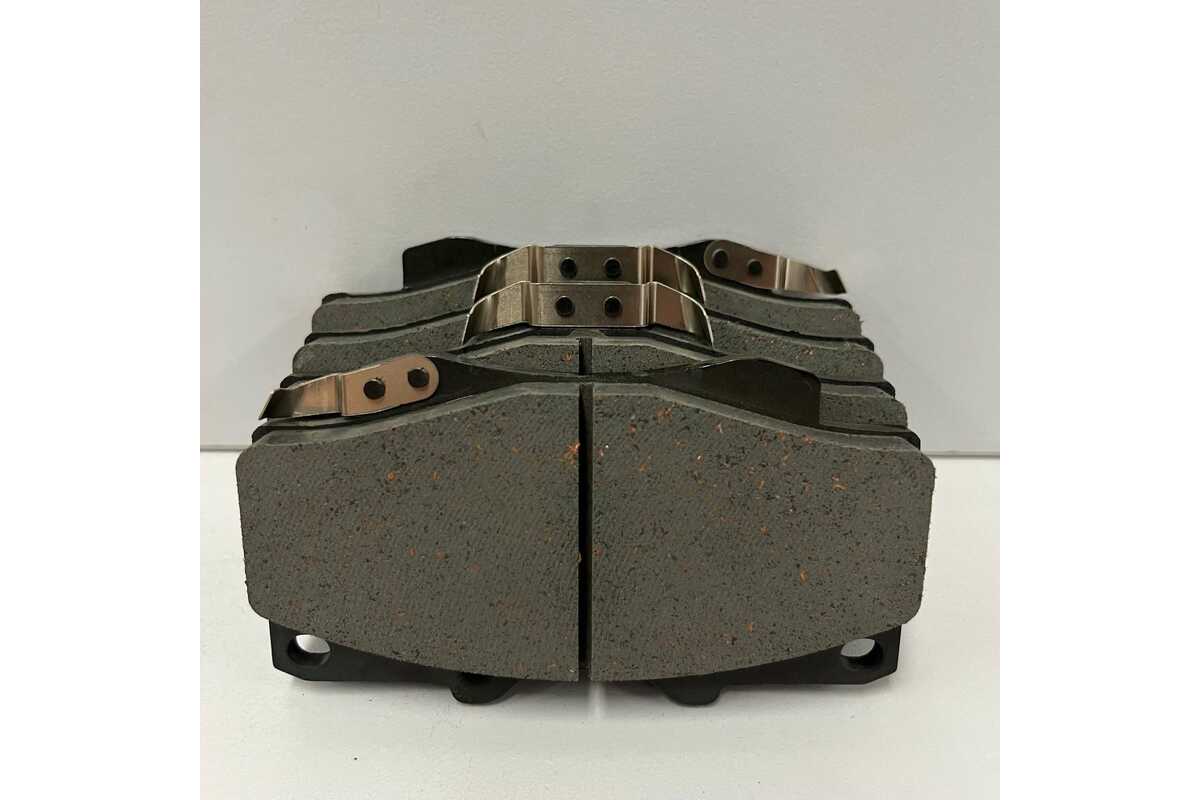 Genuine Toyota Front Brake Pads - Hilux LN167R, 1997-2000 - 04465YZZE7