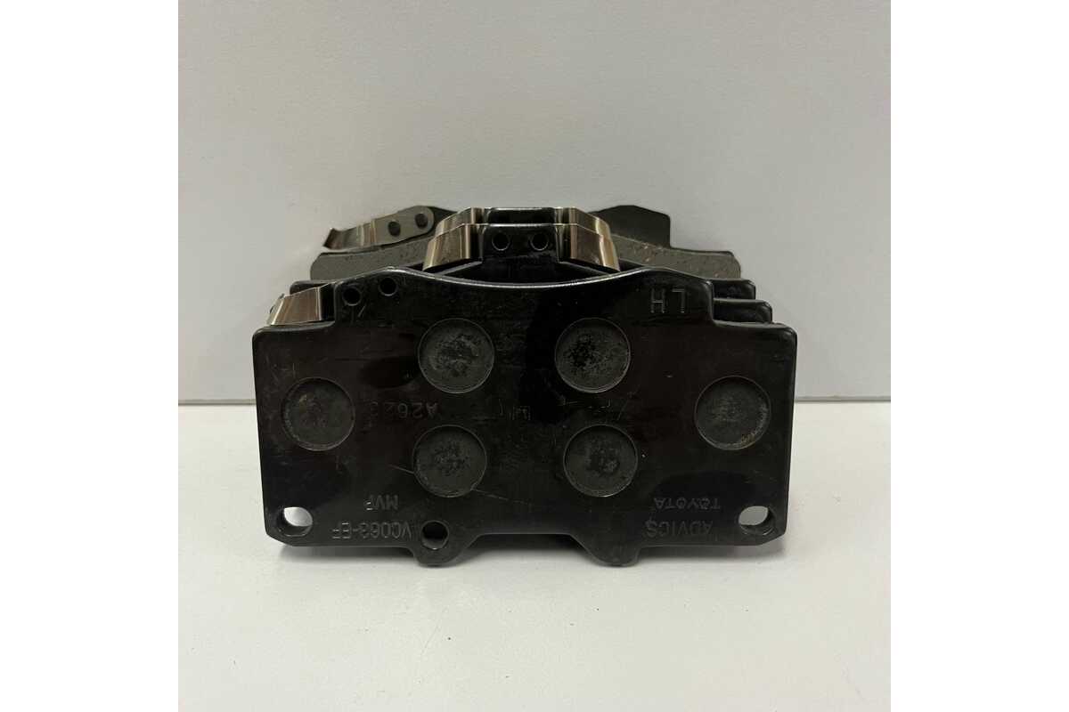Genuine Toyota Front Brake Pads - Hilux LN167R, 1997-2000 - 04465YZZE7