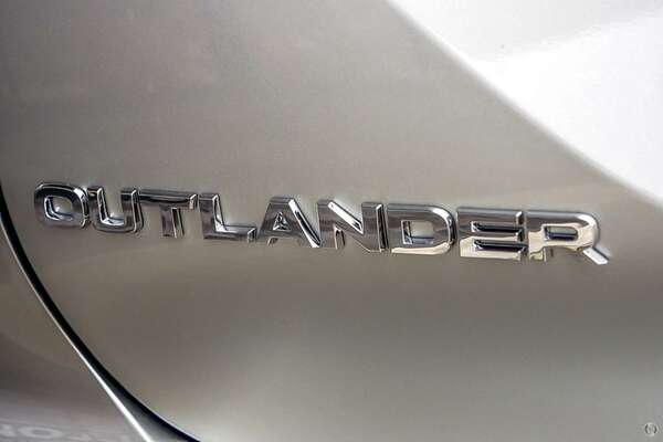 2024 Mitsubishi Outlander Exceed Tourer ZM