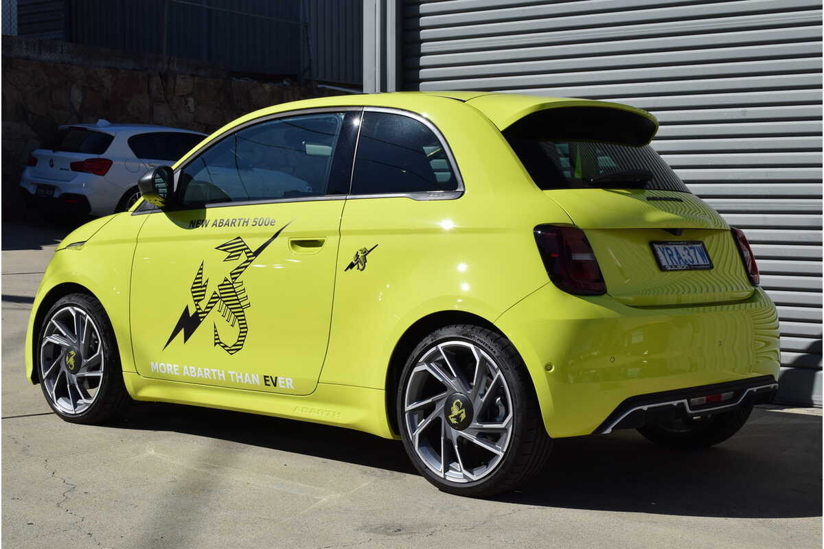 2023 Abarth 500e Scorpionissima