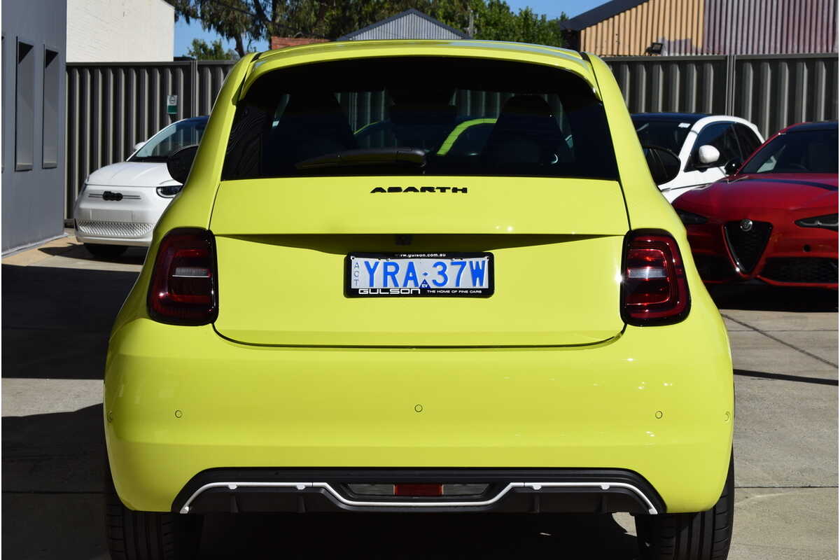 2023 Abarth 500e Scorpionissima