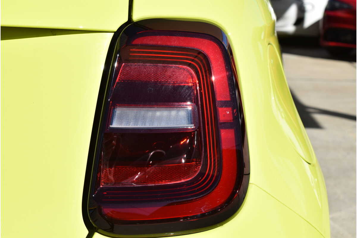 2023 Abarth 500e Scorpionissima