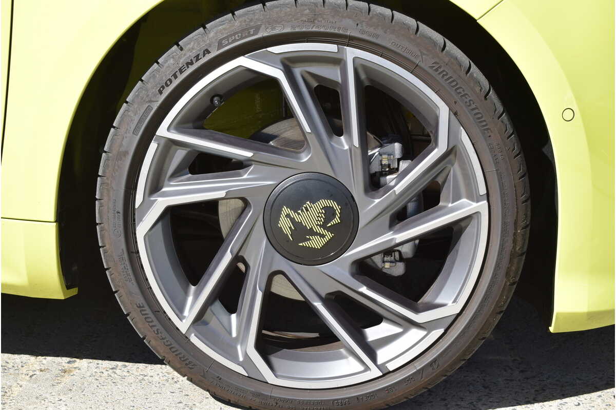 2023 Abarth 500e Scorpionissima