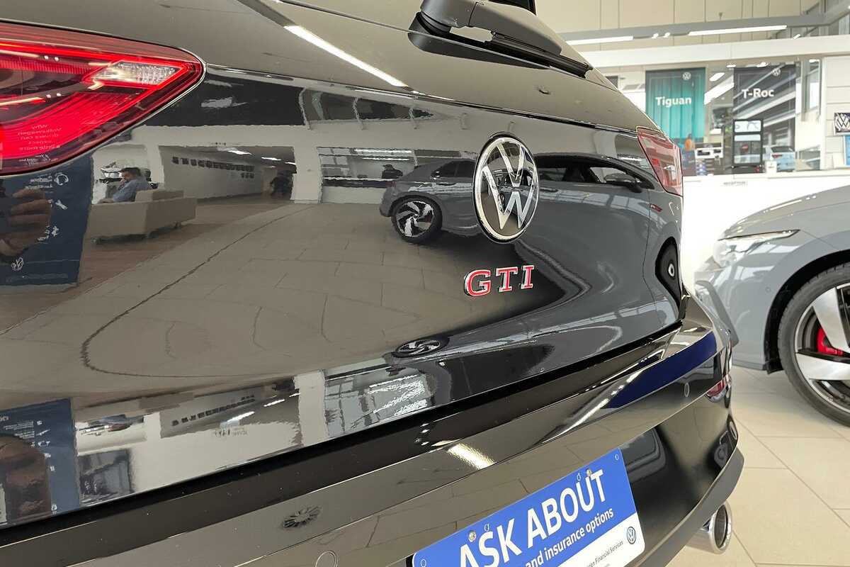 2022 Volkswagen Golf GTI 8