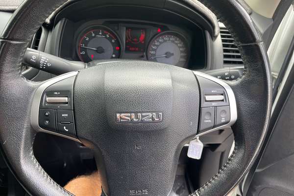 2017 Isuzu D-MAX SX  Rear Wheel Drive