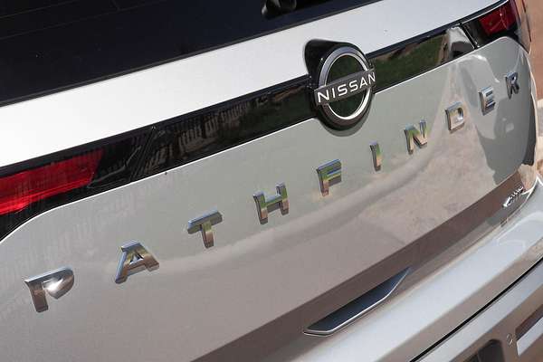 2023 Nissan Pathfinder Ti-L R53
